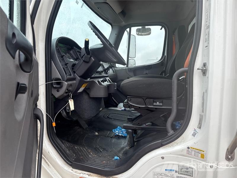 Freightliner M2 106 Koelwagens