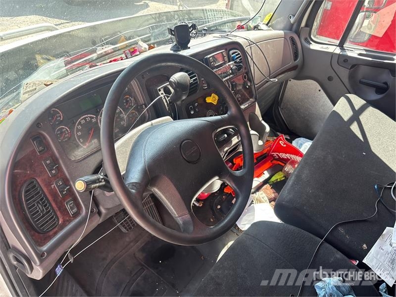 Freightliner M2 106 Camion Fourgon