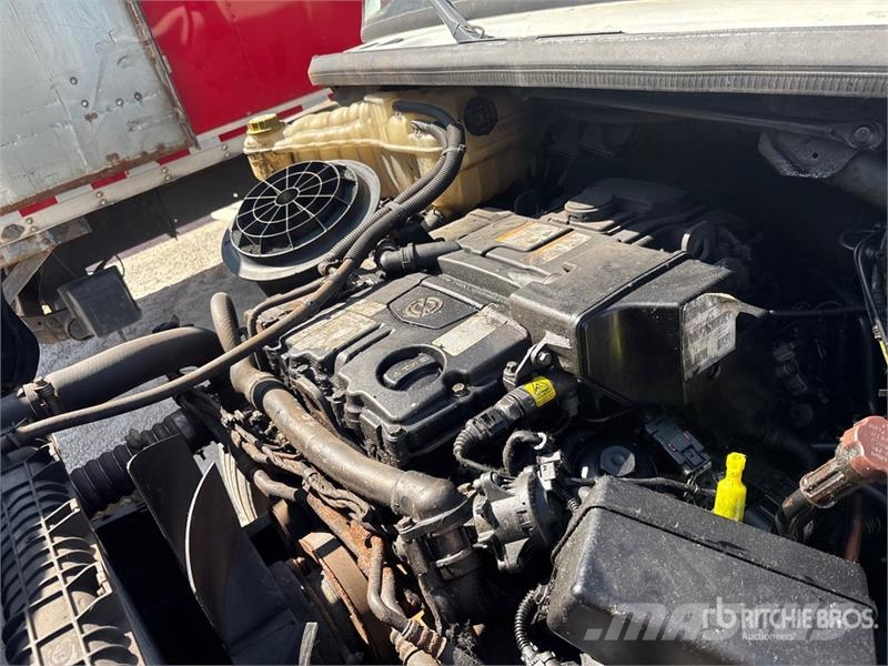 Freightliner M2 106 Camion Fourgon