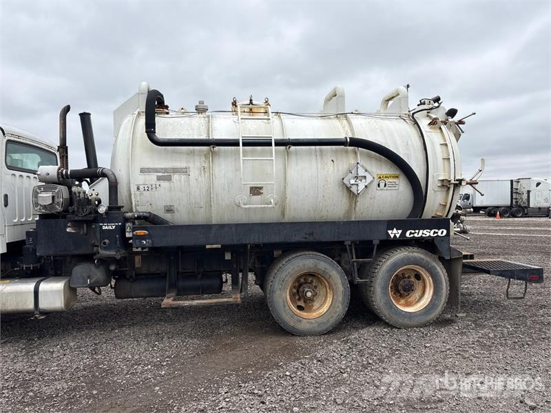 Freightliner M2 106 Slamsugere