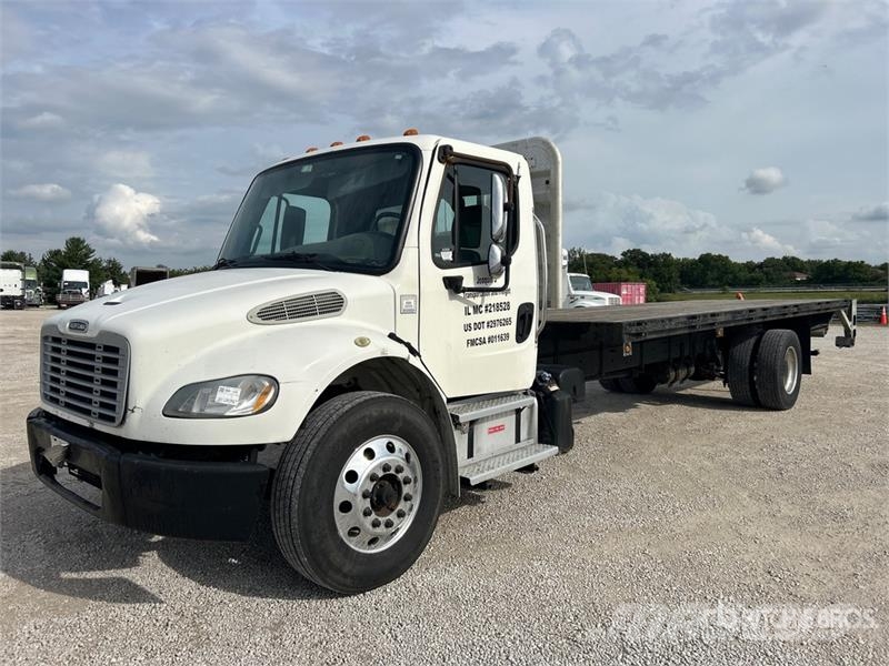 Freightliner M2 106 平ボディー