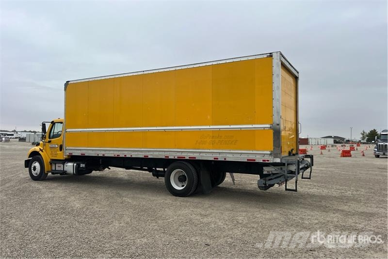 Freightliner M2 106 貨箱式卡車