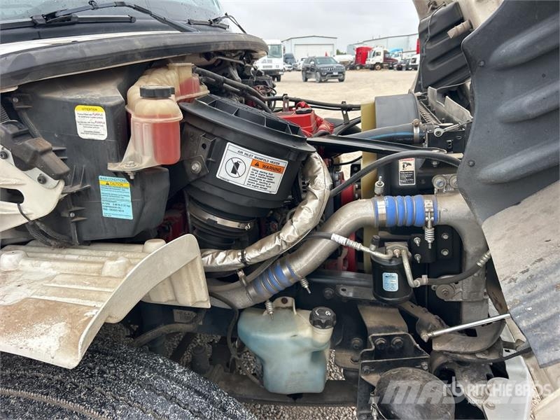 Freightliner M2 106 Kehrmaschine