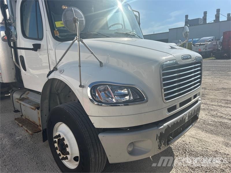 Freightliner M2 106 Frigofrik kamyonlar