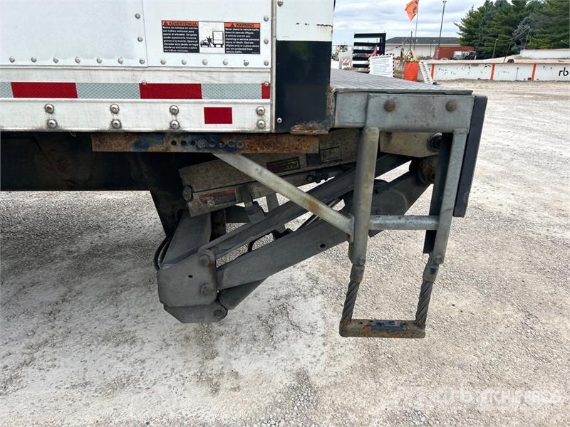 Freightliner M2 106 Camion Fourgon