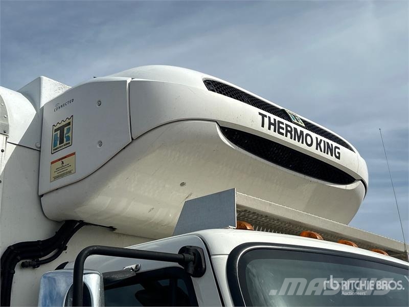 Freightliner M2 106 Chladírenské nákladní vozy