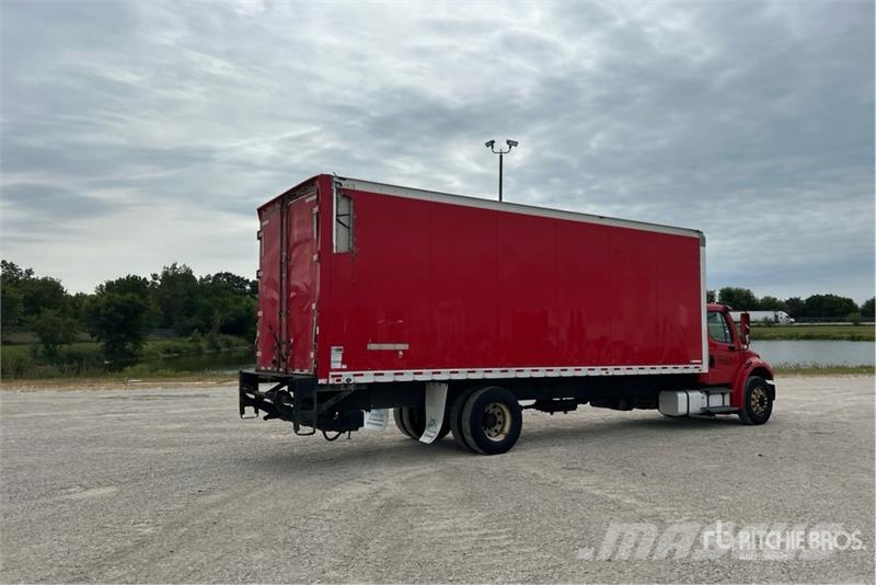 Freightliner M2 106 Tovornjaki zabojniki