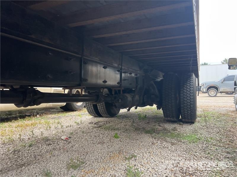Freightliner M2 106 Tovornjaki zabojniki