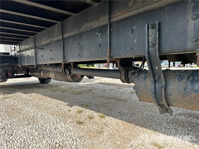 Freightliner M2 106 平ボディー