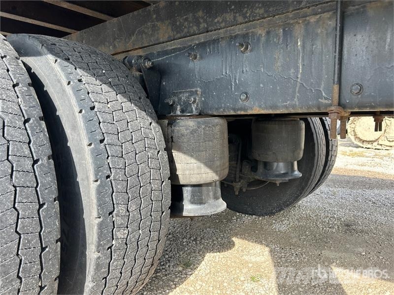 Freightliner M2 106 平ボディー