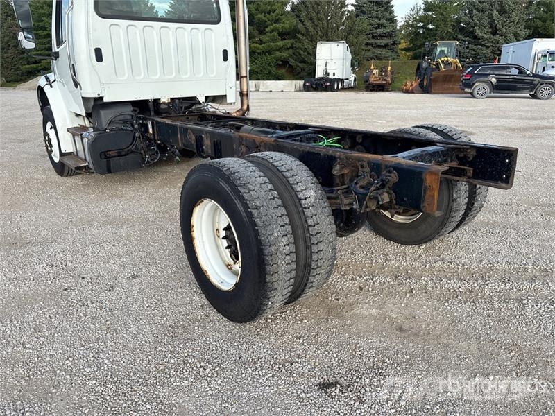 Freightliner M2 106 Kabīnes un interjers