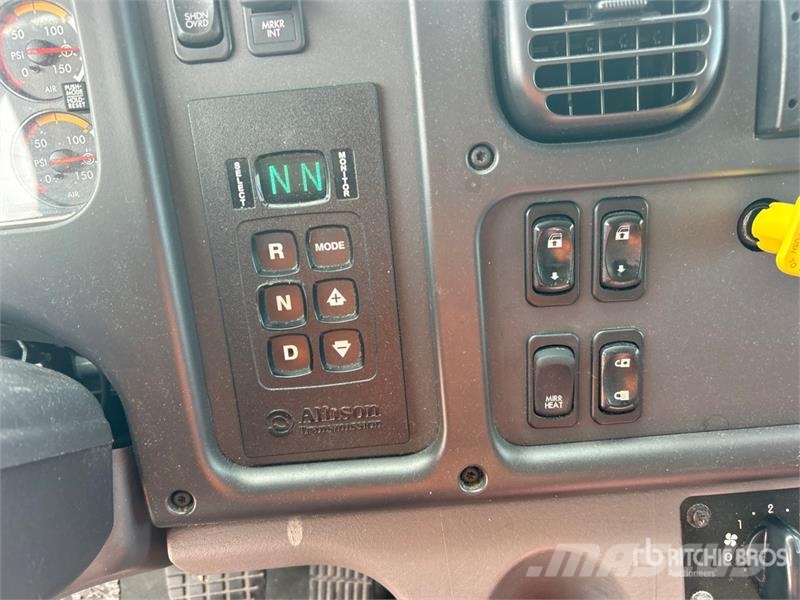 Freightliner M2 106 Chladírenské nákladní vozy