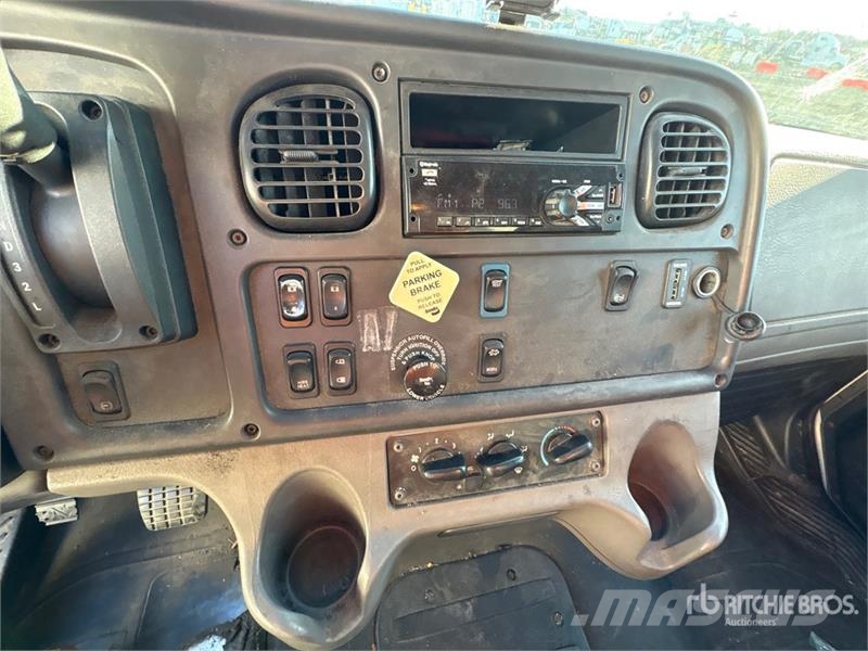 Freightliner M2 106 Camiones de reparto de bebidas