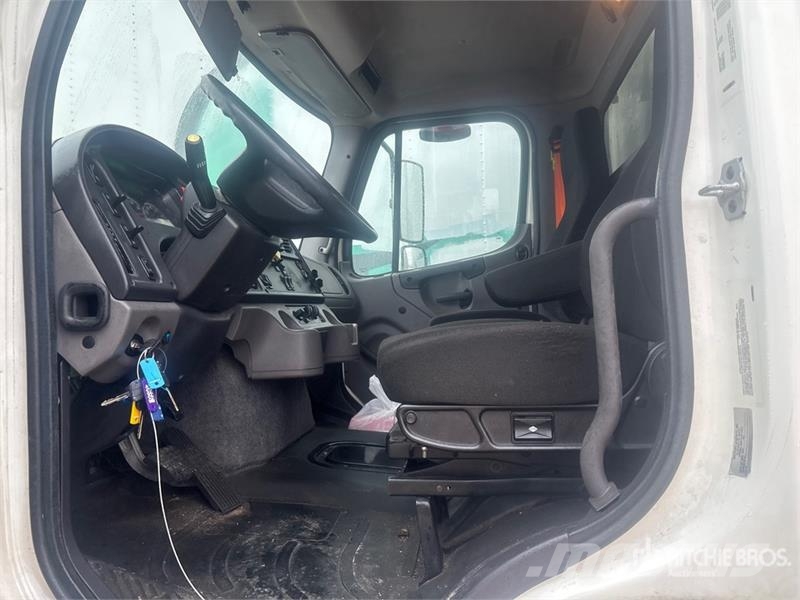 Freightliner M2 106 Kamioni hladnjače