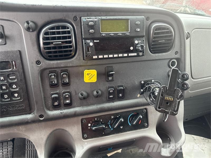 Freightliner M2 106 Koelwagens