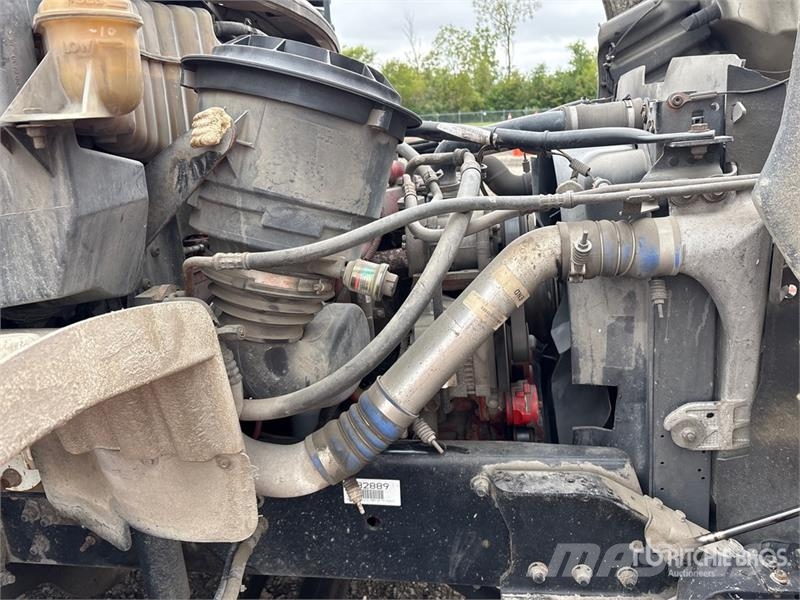 Freightliner M2 106 Slamsugere