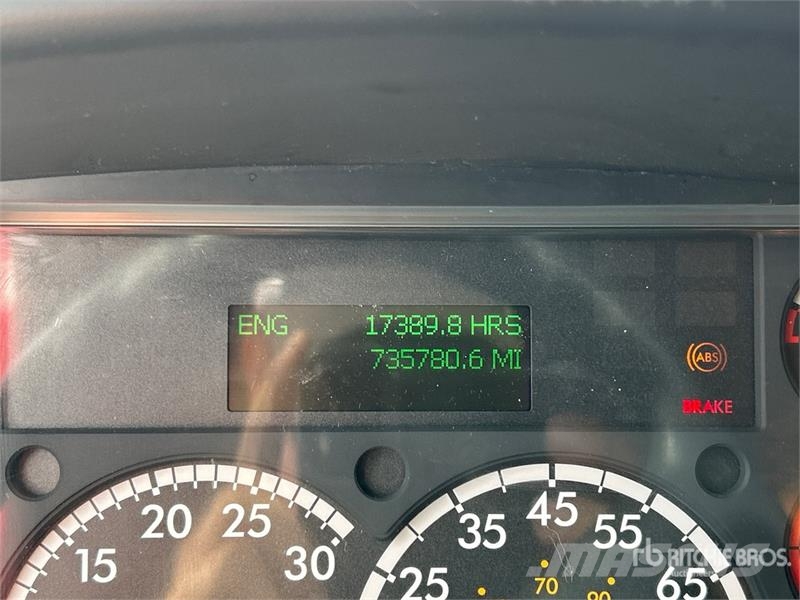 Freightliner M2 106 Tovornjaki zabojniki