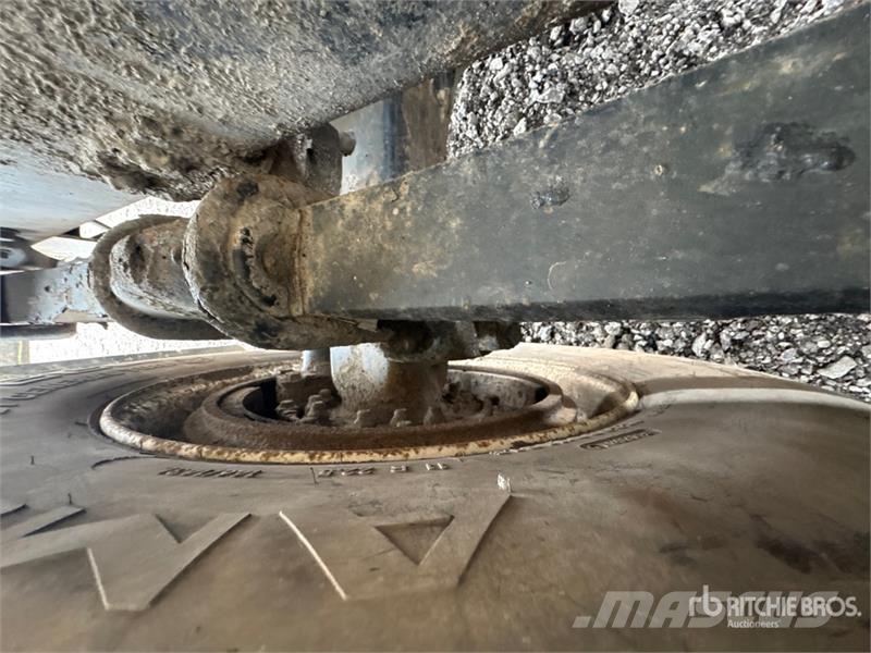 Freightliner M2 106 Slamsugere