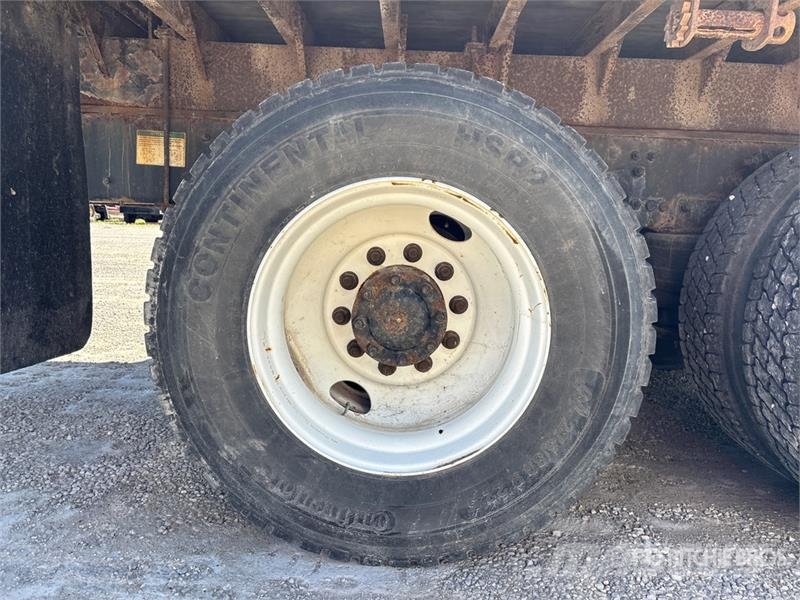 Freightliner M2 106 Kamioni sa otvorenim sandukom