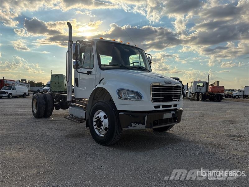 Freightliner M2 106 Kabīnes un interjers