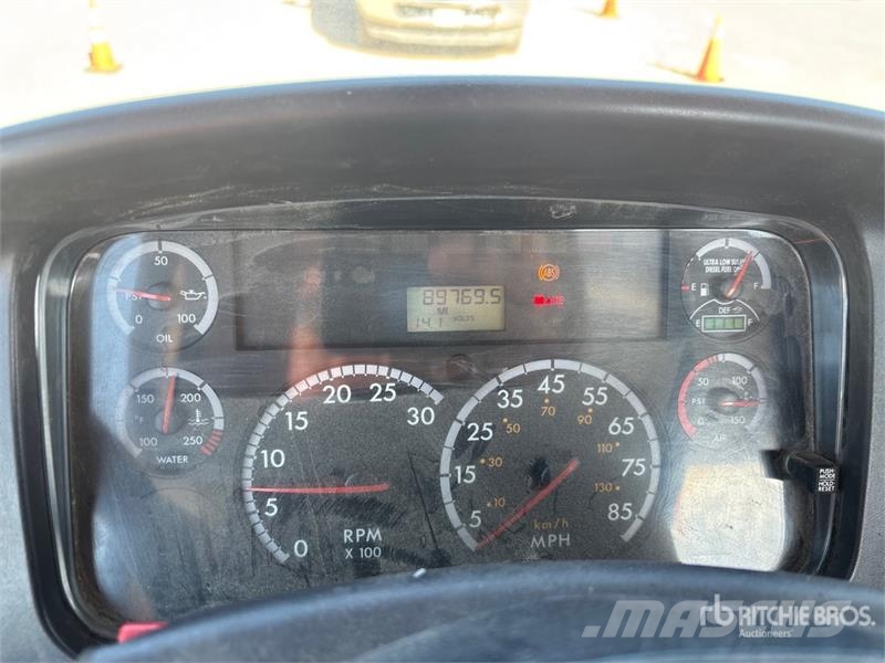 Freightliner M2 106 Trekkers