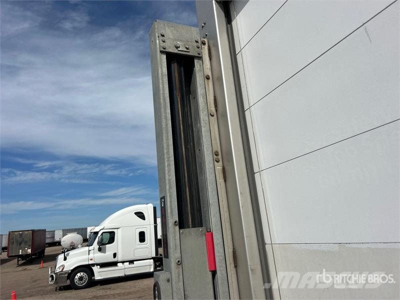 Freightliner M2 106 Chladírenské nákladní vozy