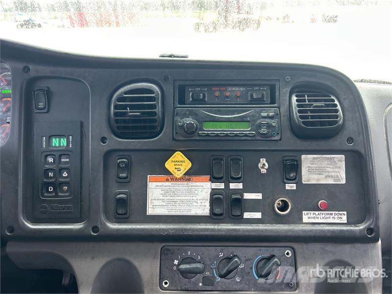 Freightliner M2 106 건설 장비 - 기타