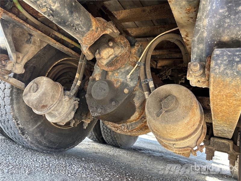 Freightliner M2 106 Kamioni sa otvorenim sandukom