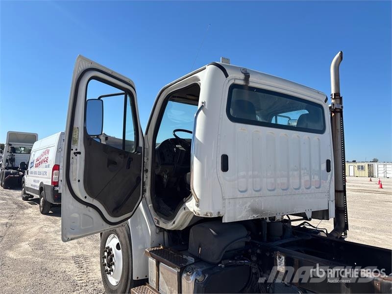 Freightliner M2 106 Trekkers