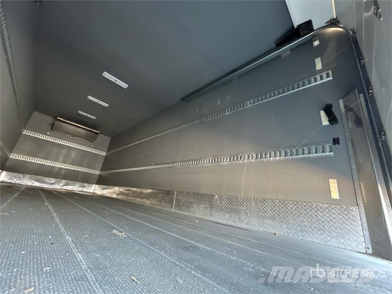 Freightliner M2 106 Рефрижератори