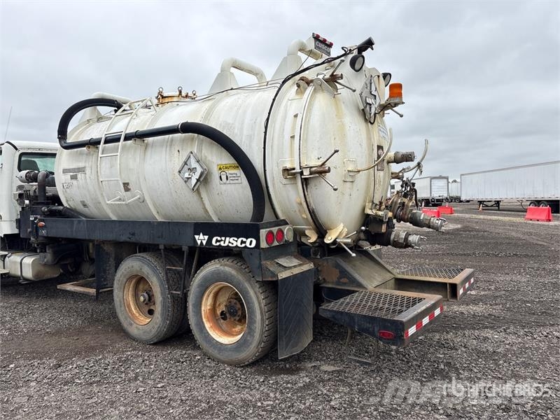 Freightliner M2 106 Slamsugere