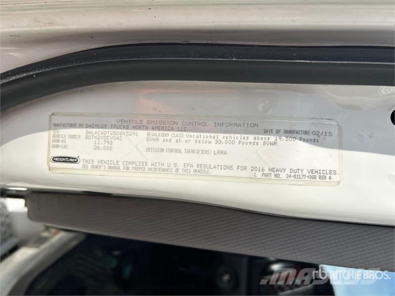 Freightliner M2 106 平ボディー