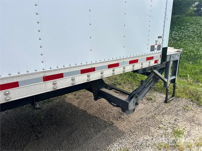 Freightliner M2 106 Skåpbilar