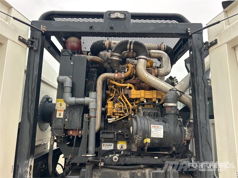Freightliner M2 106 Kehrmaschine