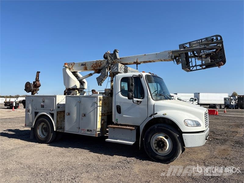 Freightliner M2 106 Plataformas sobre camión