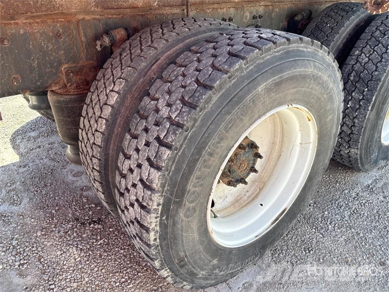 Freightliner M2 106 Kamioni sa otvorenim sandukom