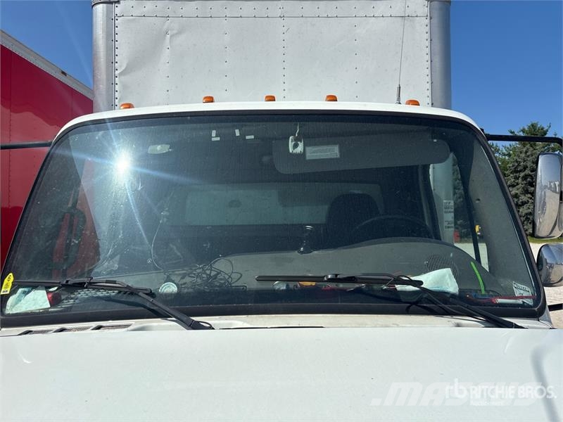 Freightliner M2 106 Camion Fourgon