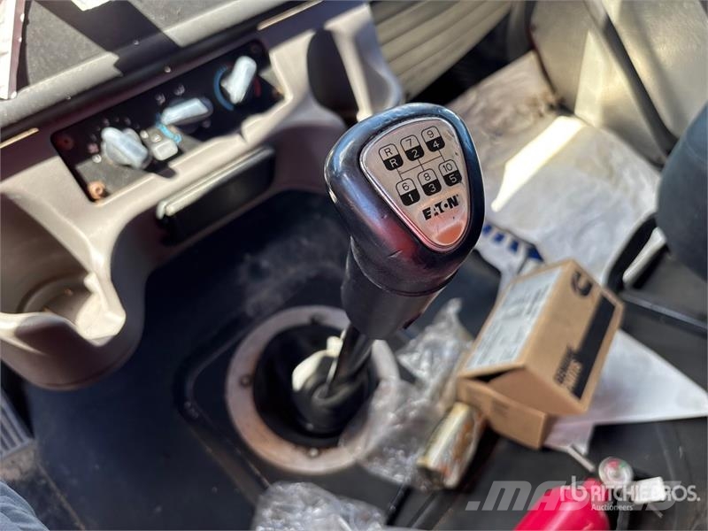 Freightliner M2 106 Kamioni sa otvorenim sandukom