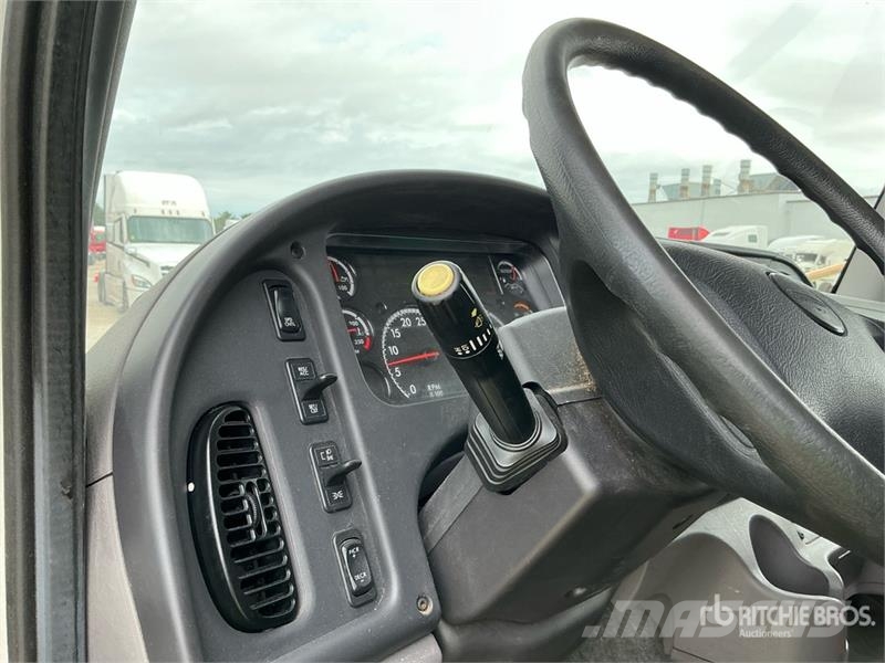 Freightliner M2 106 Kamioni hladnjače
