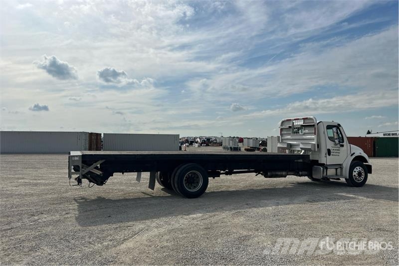 Freightliner M2 106 平ボディー