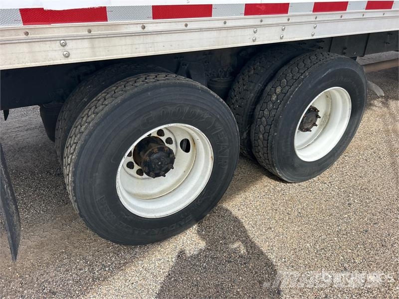 Freightliner M2 106 Chladírenské nákladní vozy