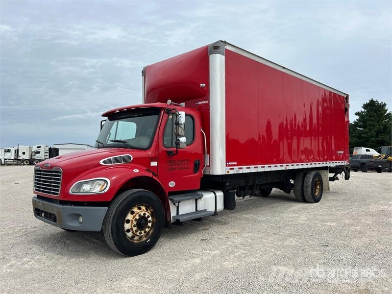 Freightliner M2 106 Tovornjaki zabojniki