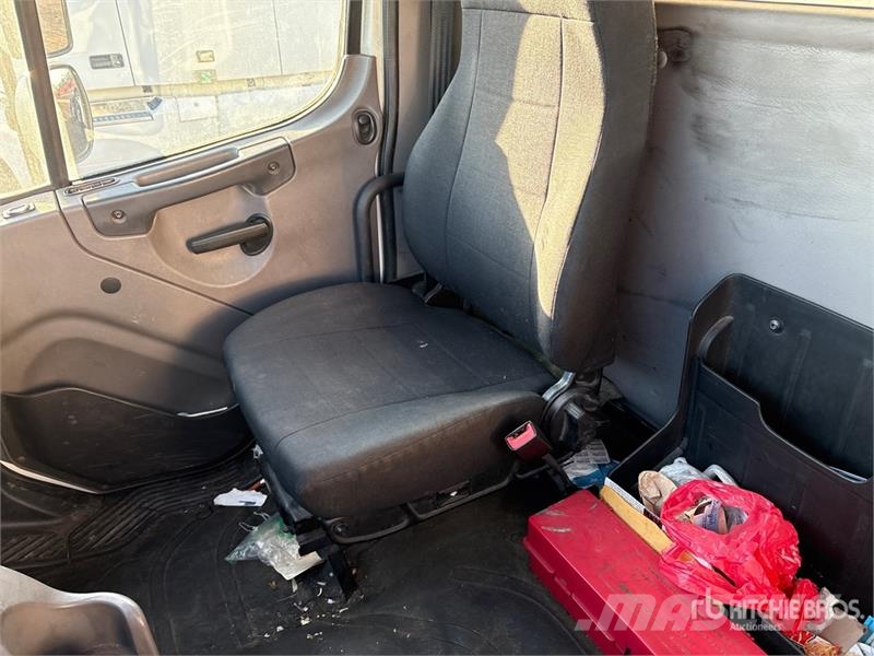 Freightliner M2 106 Camiones de reparto de bebidas