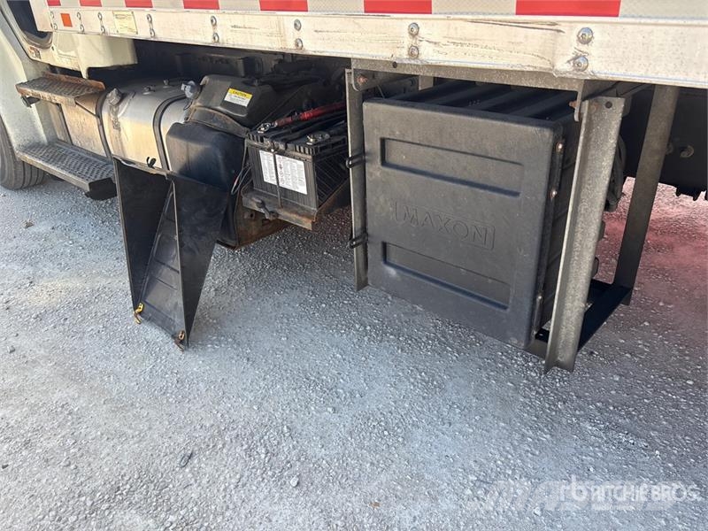 Freightliner M2 106 Camion Fourgon