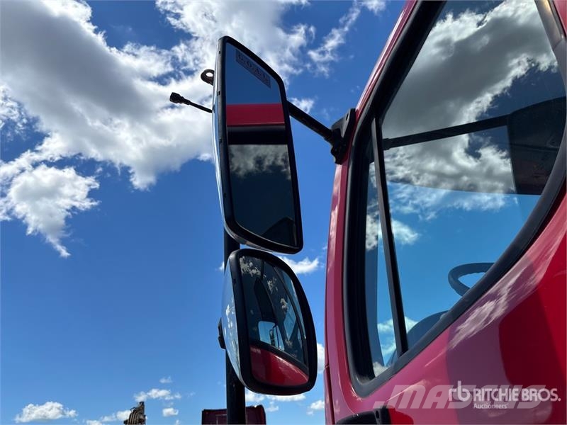 Freightliner M2 106 Kamioni sa otvorenim sandukom