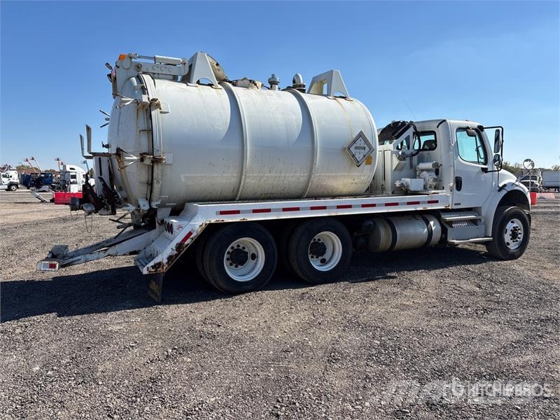 Freightliner M2 106 Camion autospurgo