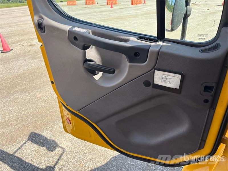 Freightliner M2 106 Φορτηγά Κόφα