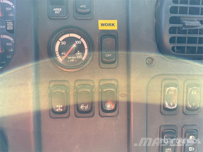 Freightliner M2 106 Vakuumski tovornjaki