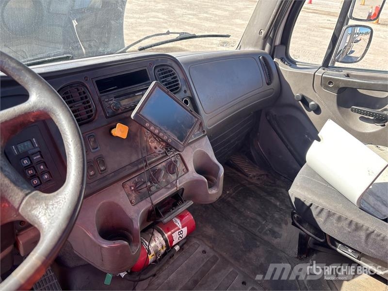 Freightliner M2 106 Trekkers