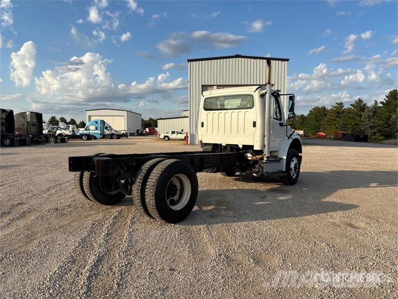 Freightliner M2 106 Kabīnes un interjers